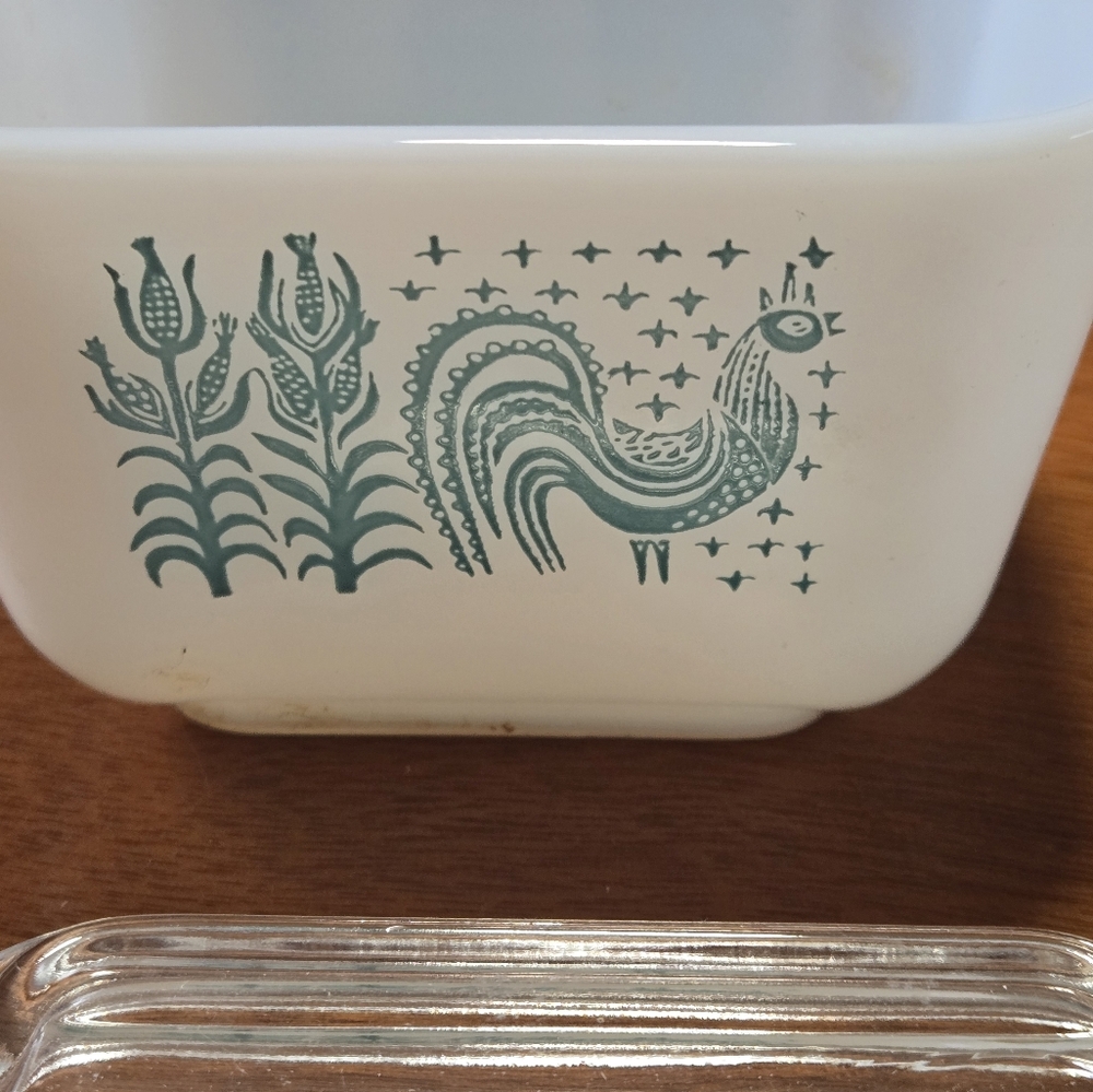 Vintage glass refrigerator dish with butter print  Rooster Design - Picture 5 of 7